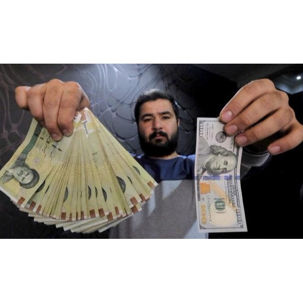 伊朗正式用人民币替代美元,宣布变换国家货币后,意料外的事情出现